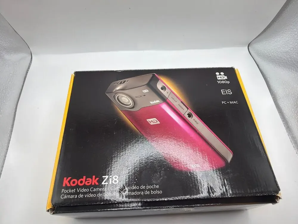 Kodak Zi8 Pocket HD Video Camera With Cables & Box